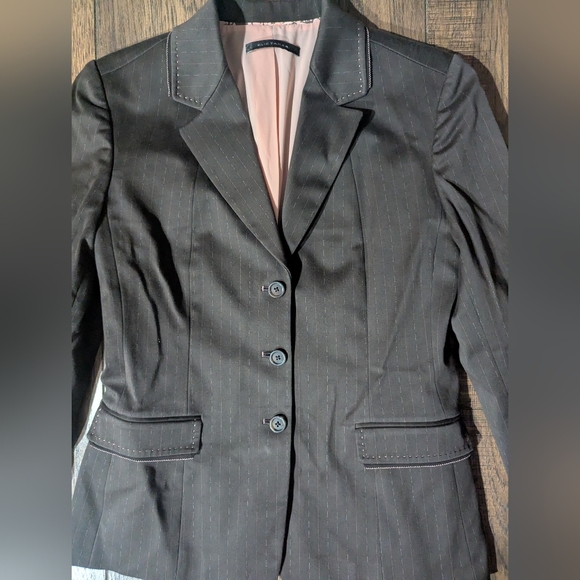 Elie Tahari Women's Long Sleeved Collared Lined Two Piece Pant Suit Brown Size 8 - Picture 3 of 16